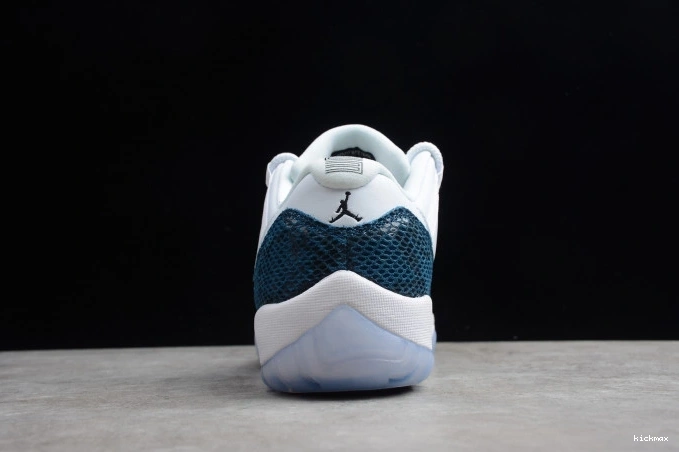 Rep 11 Snakeskin Low Jordan Navy CD6846-102 Air Blue 0819
